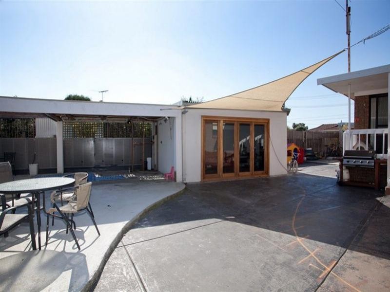 6 Clover Court, Thomastown VIC 3074