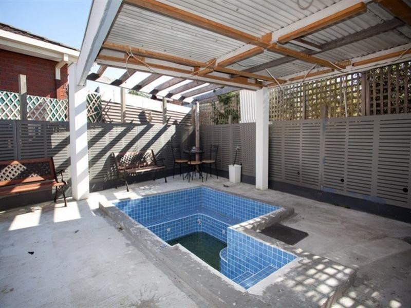 6 Clover Court, Thomastown VIC 3074