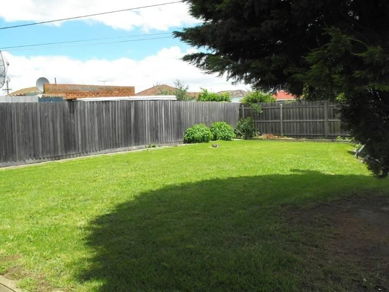 8 Owen Court, Thomastown VIC 3074