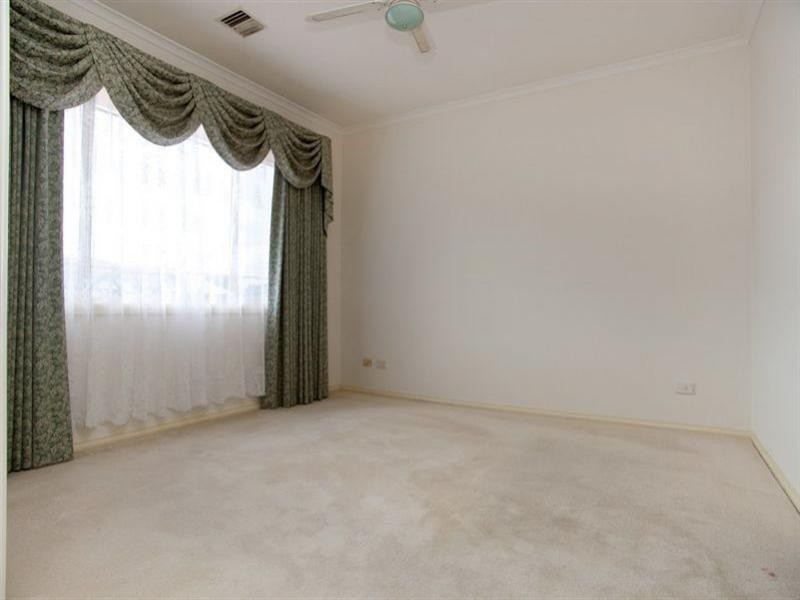 55 Grevillia Drive, Mill Park VIC 3082