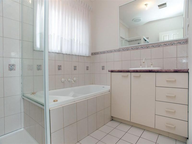 55 Grevillia Drive, Mill Park VIC 3082