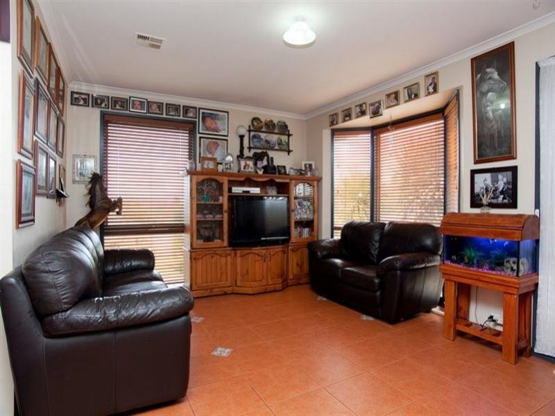 83 Banbury Crescent, Craigieburn VIC 3064