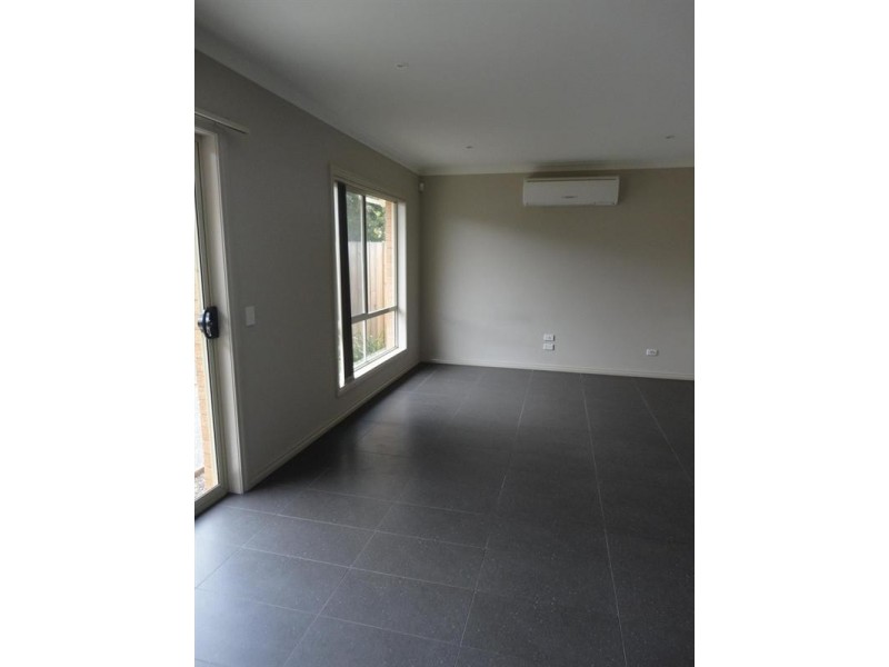 4/6 Heyington Avenue, Thomastown VIC 3074