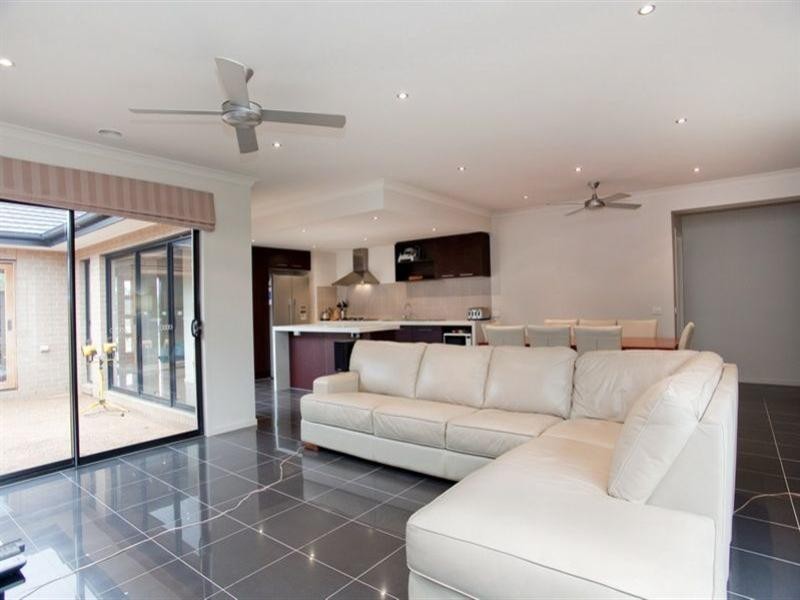 61 Redding Rise, Epping VIC 3076