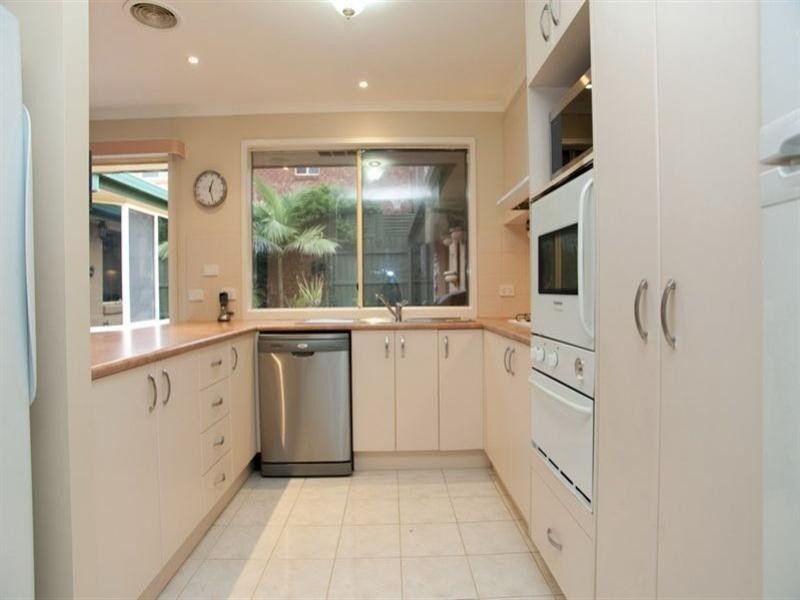 12 Redgum Court, Mill Park VIC 3082