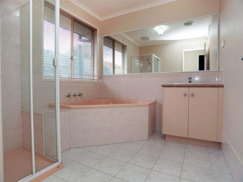 12 Redgum Court, Mill Park VIC 3082