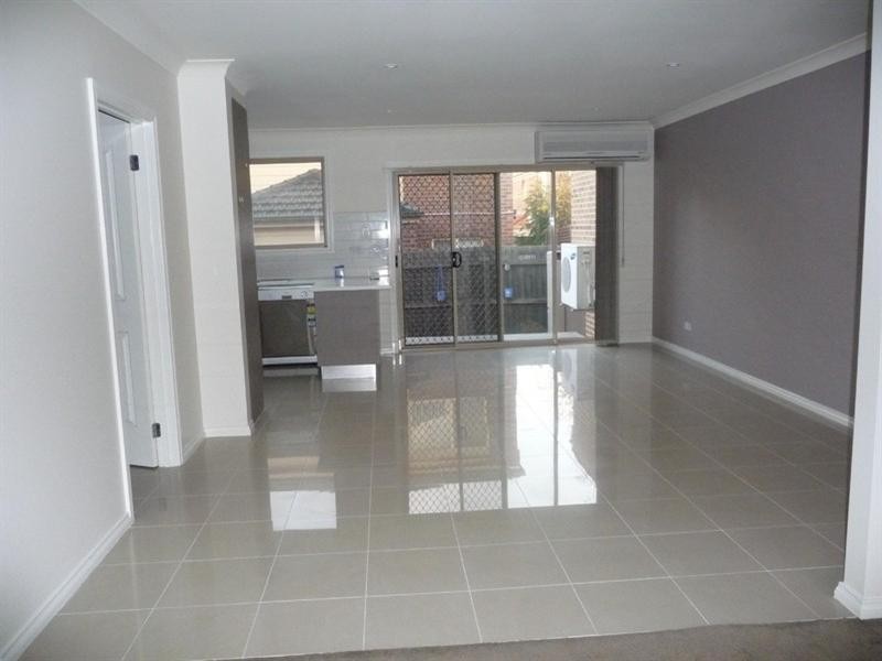 4/17 Simon Court, Epping VIC 3076