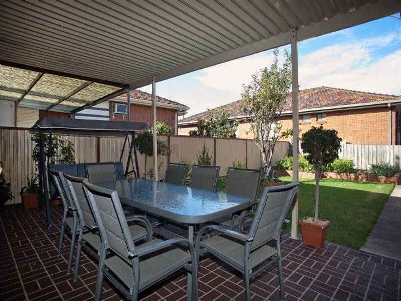 17 Coonawarra Drive, Thomastown VIC 3074