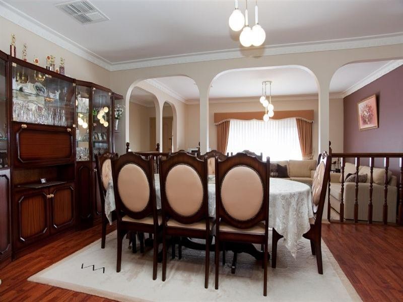 17 Coonawarra Drive, Thomastown VIC 3074