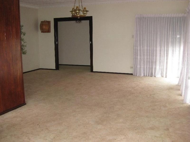 8 Chifley Street, Lalor VIC 3075