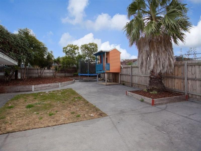 2 Tranquil Place, Thomastown VIC 3074