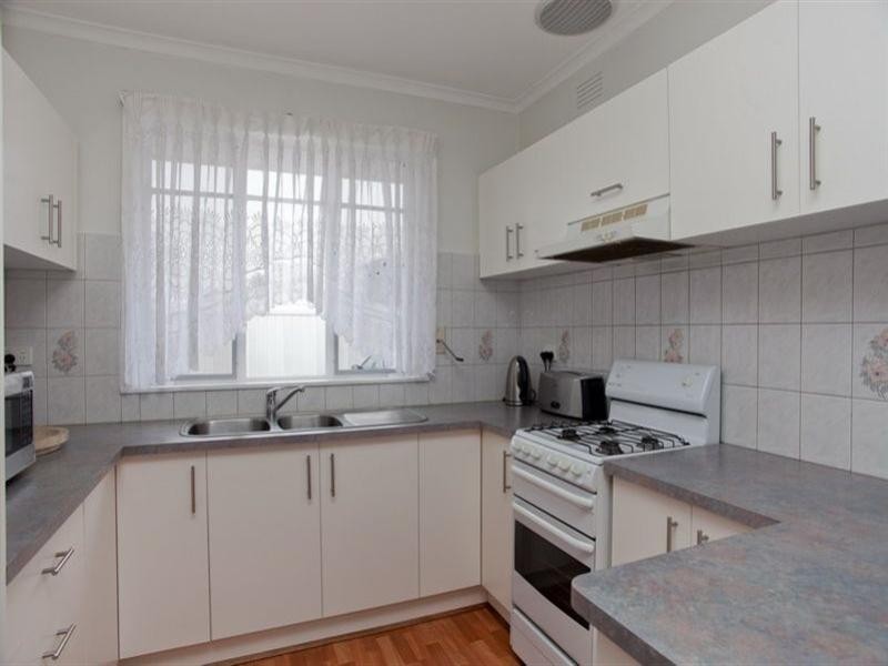 13 Evans Street, Lalor VIC 3075