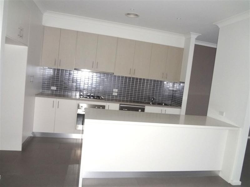 8 Shine Walk, Epping VIC 3076