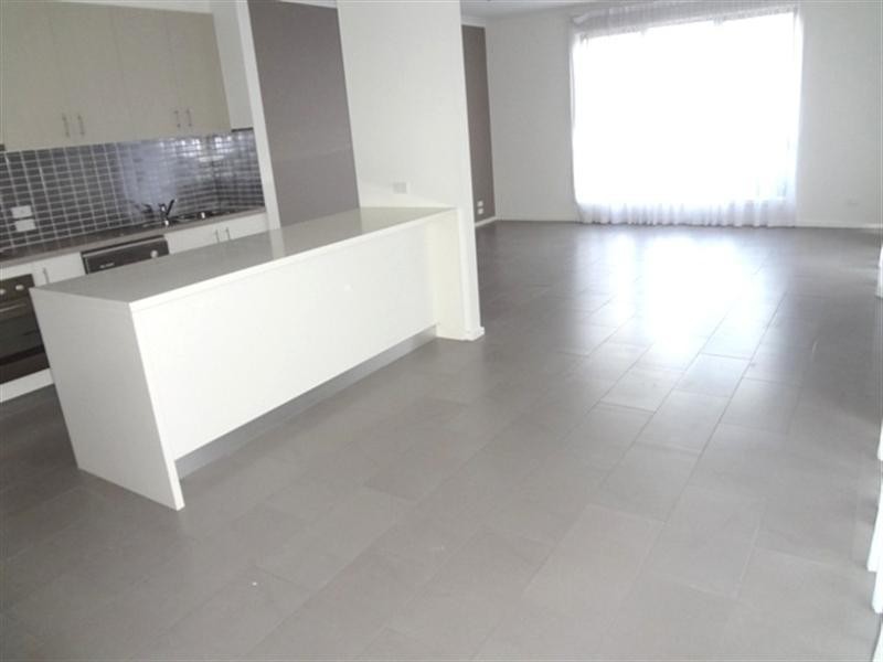 8 Shine Walk, Epping VIC 3076