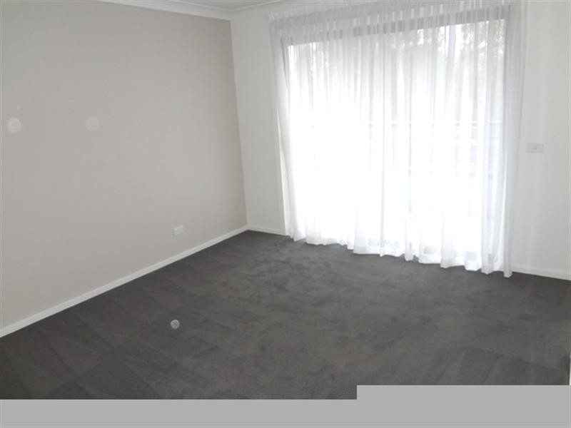 8 Shine Walk, Epping VIC 3076