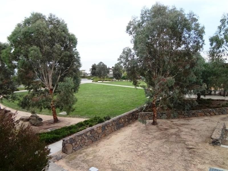 8 Shine Walk, Epping VIC 3076