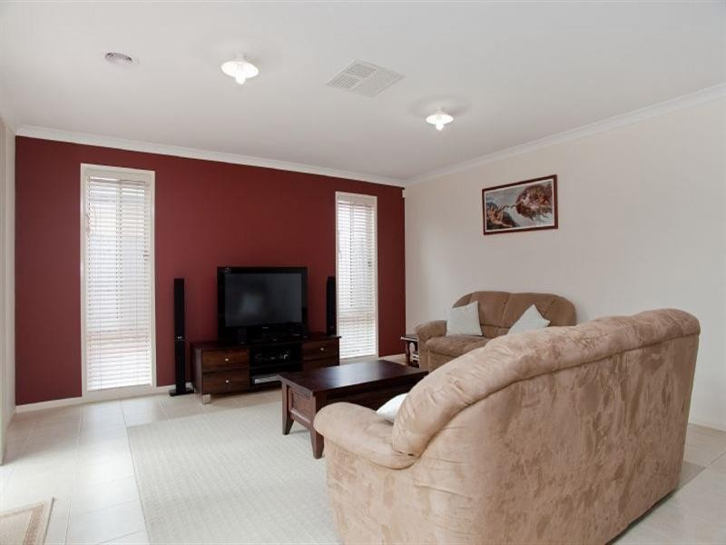 6 Hennessy Street, Epping VIC 3076