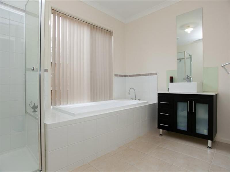 6 Hennessy Street, Epping VIC 3076