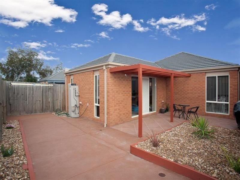 6 Hennessy Street, Epping VIC 3076