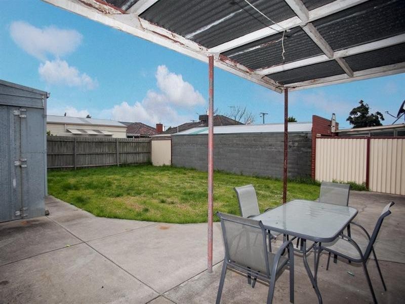 8 Chapman Avenue, Thomastown VIC 3074