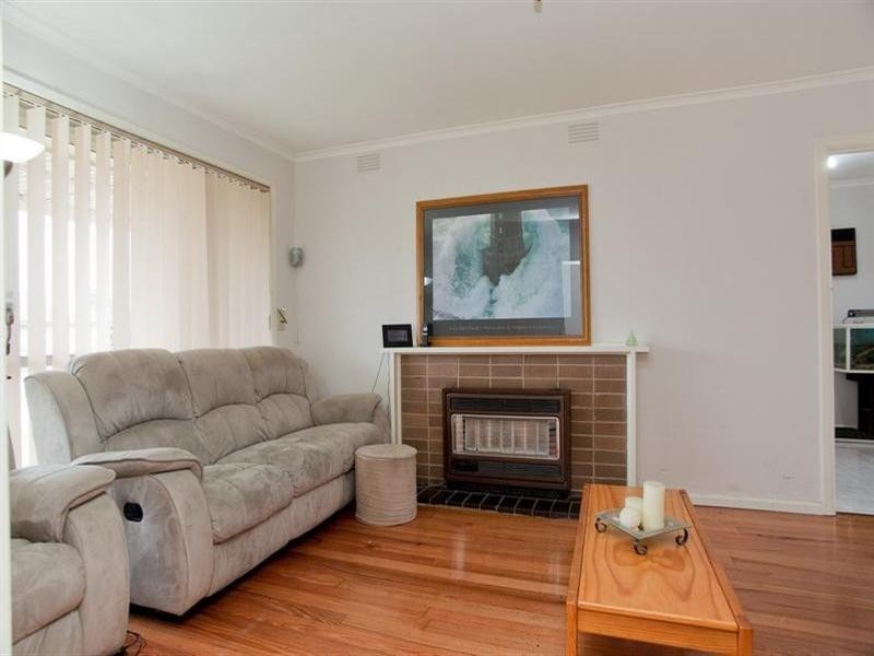 8 Chapman Avenue, Thomastown VIC 3074