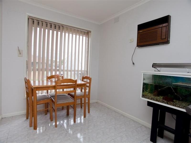 8 Chapman Avenue, Thomastown VIC 3074