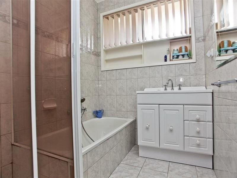 8 Chapman Avenue, Thomastown VIC 3074