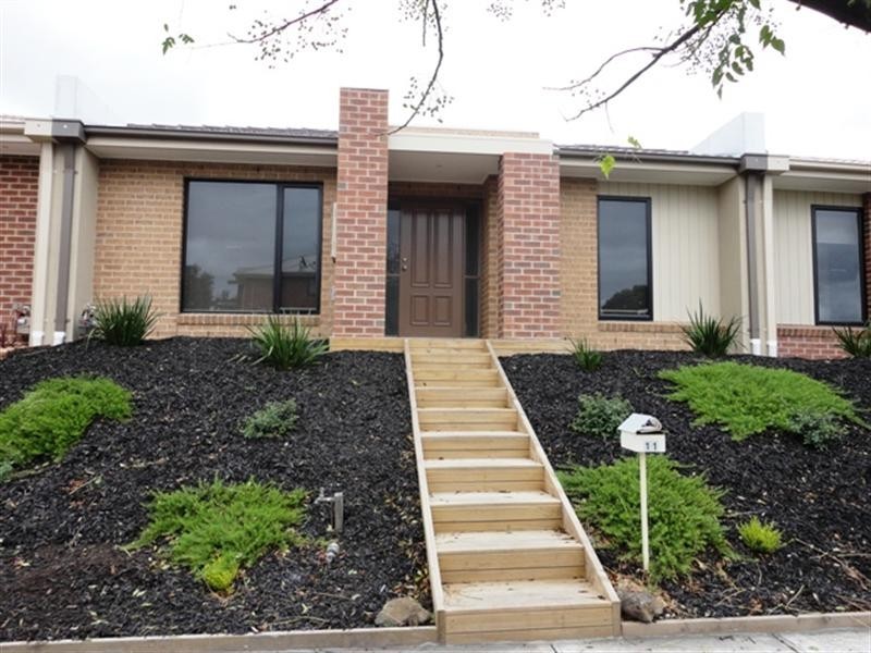 11 Waterlilly Drive, Epping VIC 3076