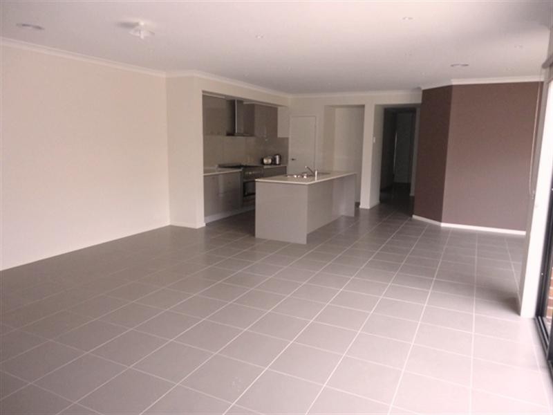 11 Waterlilly Drive, Epping VIC 3076