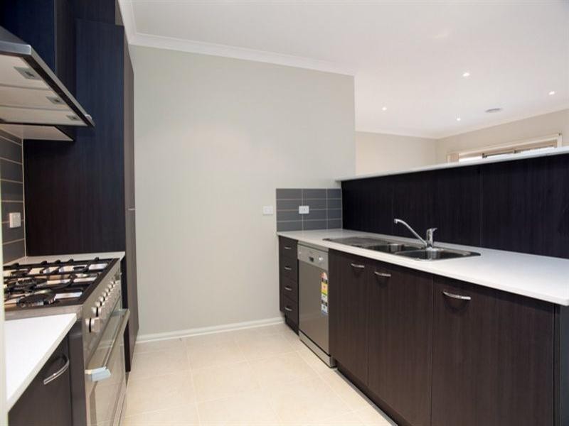 6 Pittaway Crescent, Mernda VIC 3754