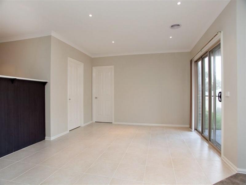 6 Pittaway Crescent, Mernda VIC 3754