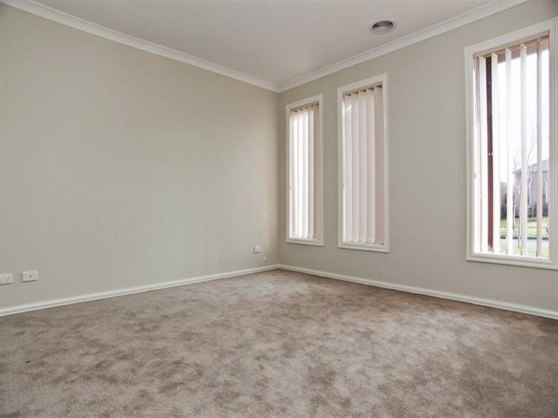 6 Pittaway Crescent, Mernda VIC 3754