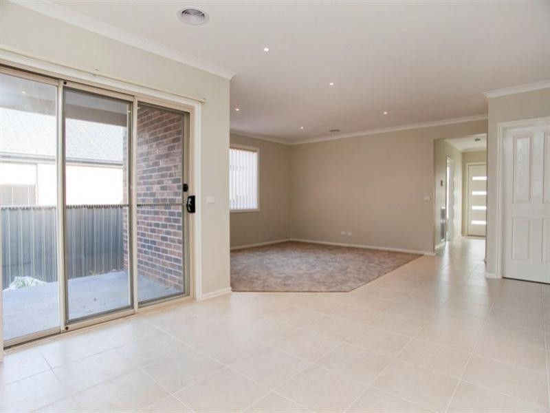 6 Pittaway Crescent, Mernda VIC 3754