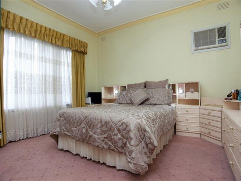 10 Glenburn Street, Thomastown VIC 3074
