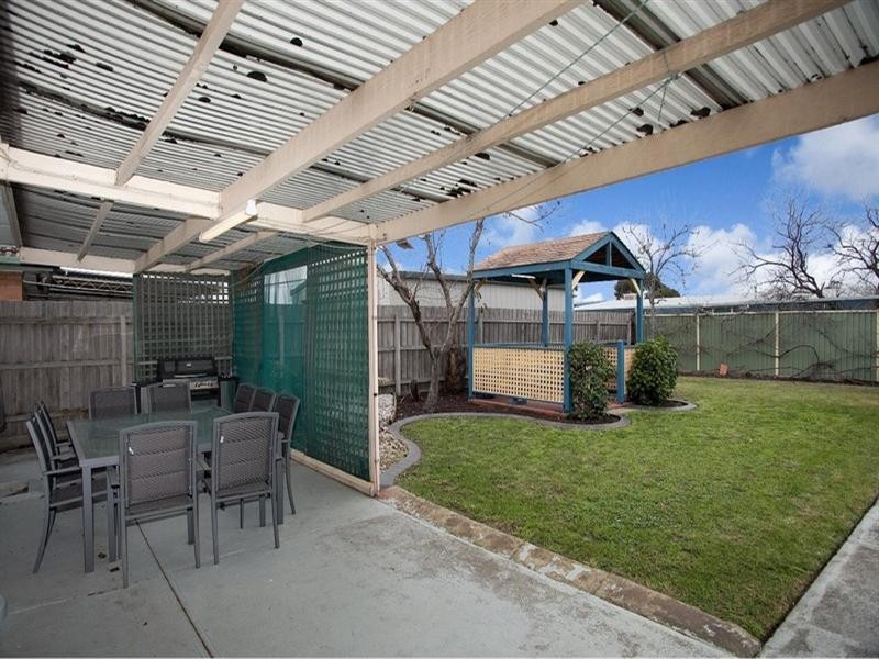 13 Evans Street, Lalor VIC 3075