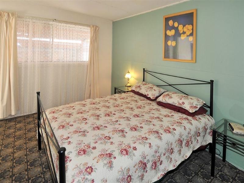 39 Taylor Avenue, Reservoir VIC 3073