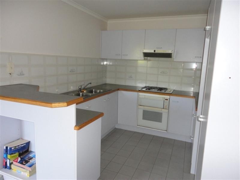2/62 Golflinks Drive, Mill Park VIC 3082