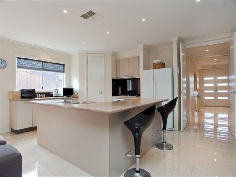 17 Mountain Way, Doreen VIC 3754