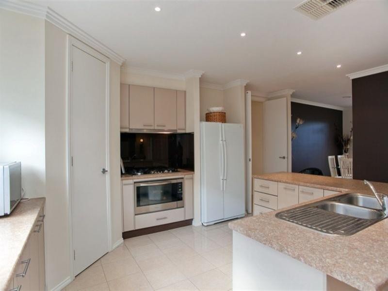 17 Mountain Way, Doreen VIC 3754