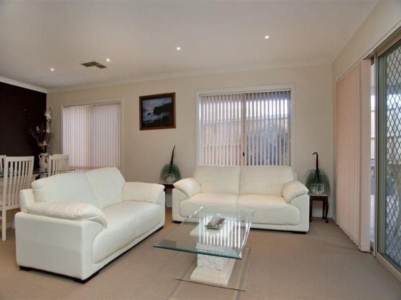 17 Mountain Way, Doreen VIC 3754