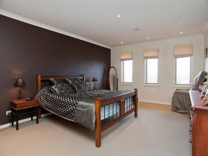 17 Mountain Way, Doreen VIC 3754