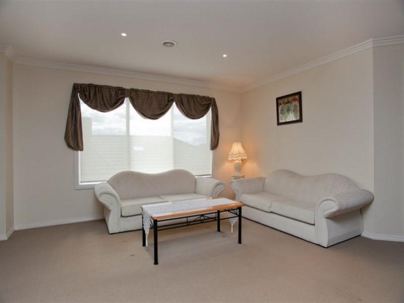 17 Mountain Way, Doreen VIC 3754