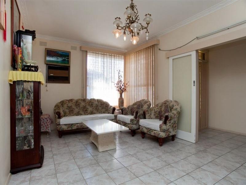 43 Huskisson Avenue, Lalor VIC 3075