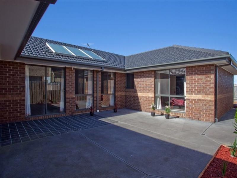 52 Shaftesbury Drive, Epping VIC 3076