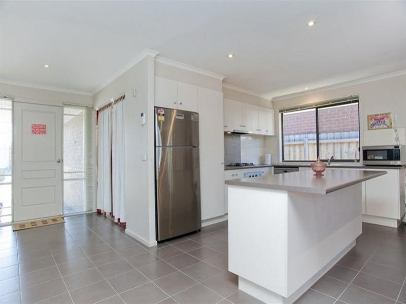 52 Shaftesbury Drive, Epping VIC 3076