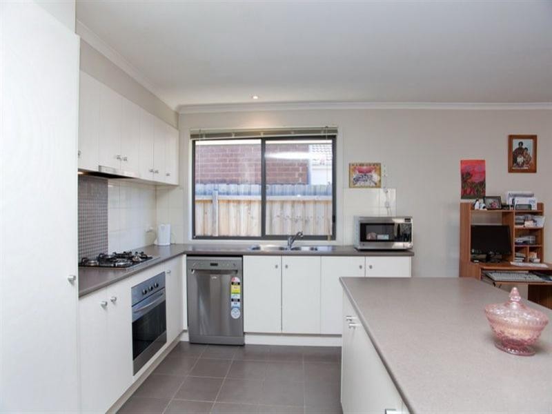 52 Shaftesbury Drive, Epping VIC 3076