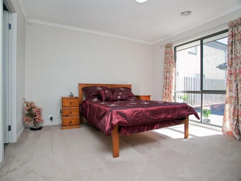 52 Shaftesbury Drive, Epping VIC 3076