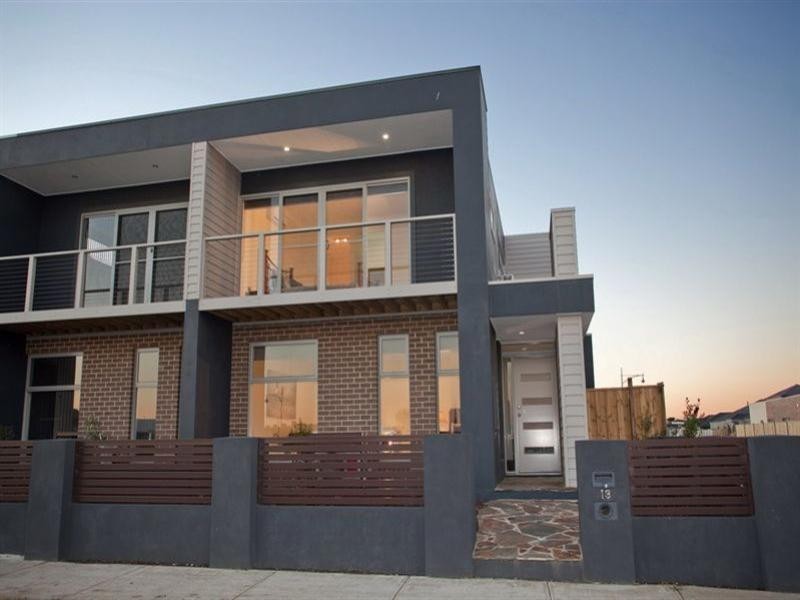 13 Carlow Walk, Lalor VIC 3075