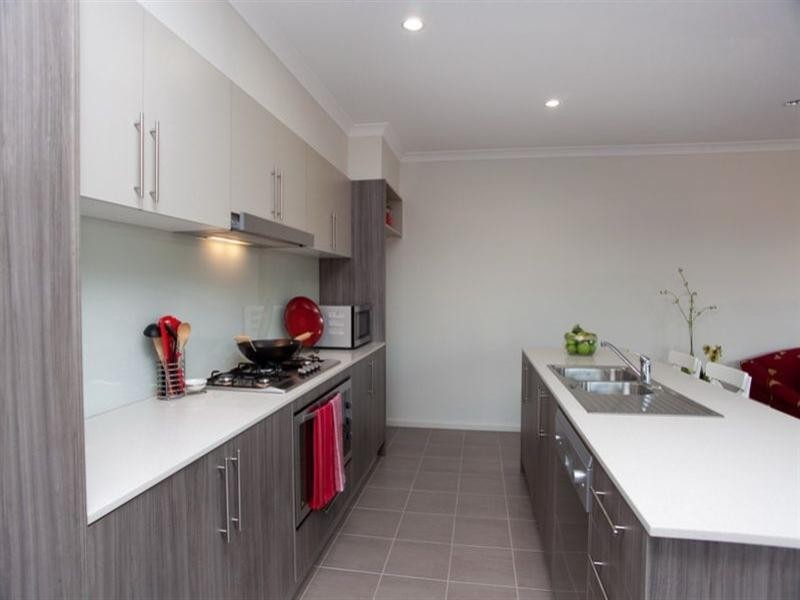 13 Carlow Walk, Lalor VIC 3075