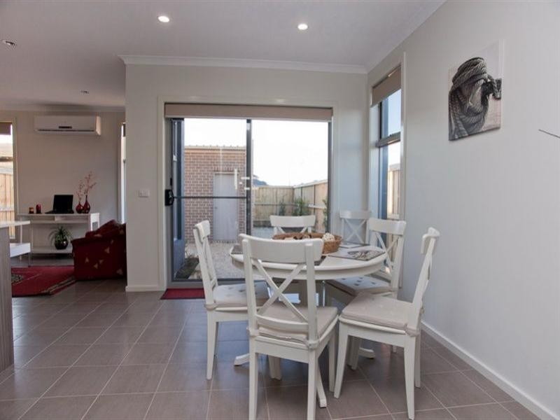 13 Carlow Walk, Lalor VIC 3075